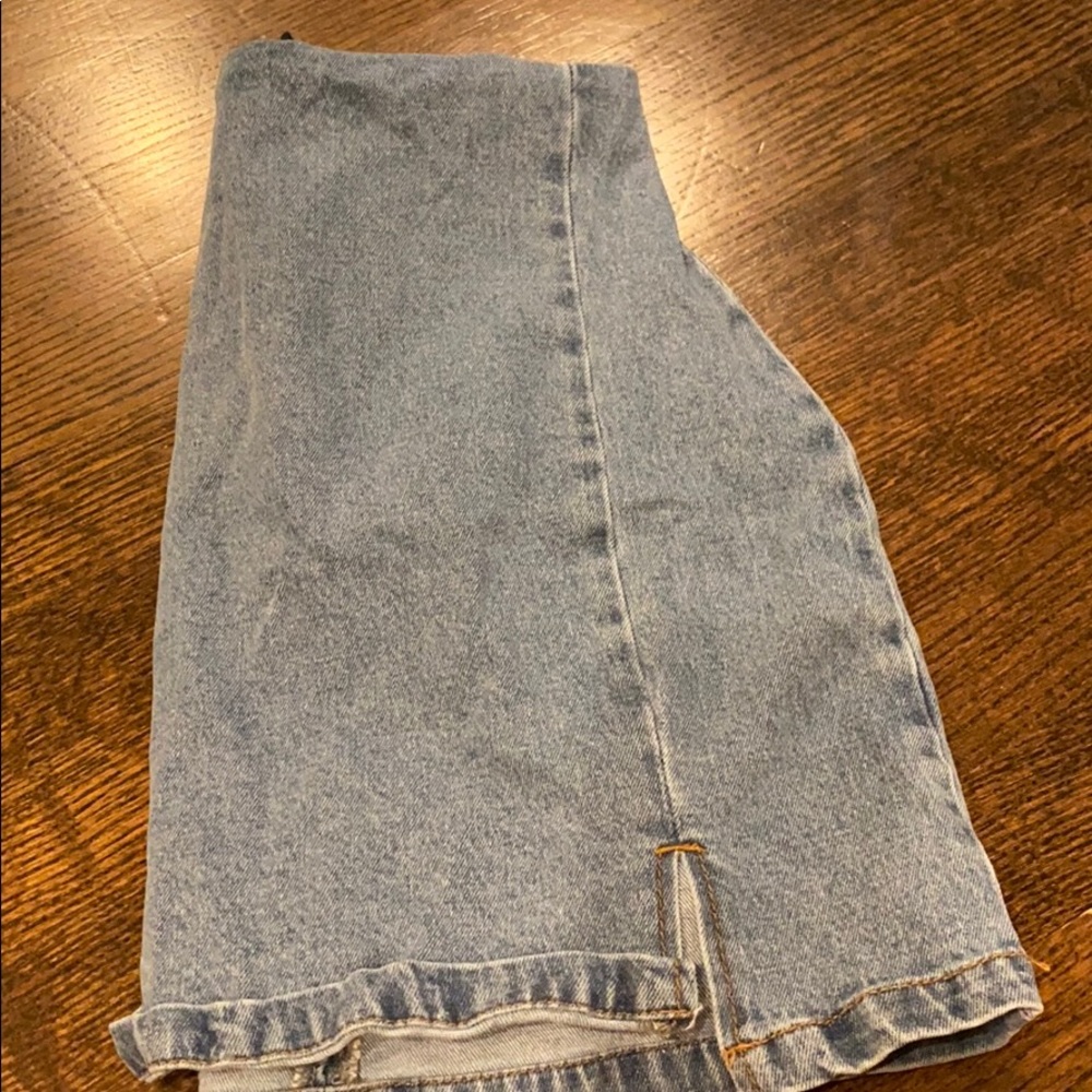 Well fitting brandy Melville skirt